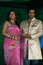 Juhi Parmar and  Sachin Shroff at the Show Pati, Patni Aur Woh on NDTV Imagine on 10th Aug 2009 (5)